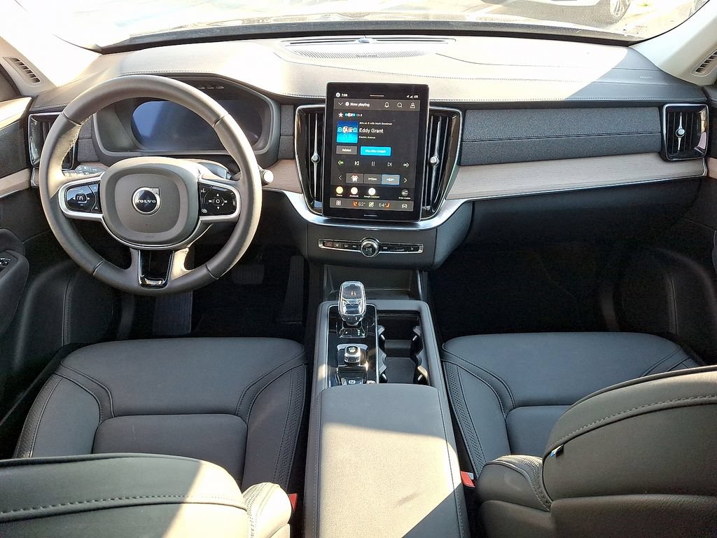 Certified 2026 Volvo XC90 B6 Plus AWD/4WD image 2