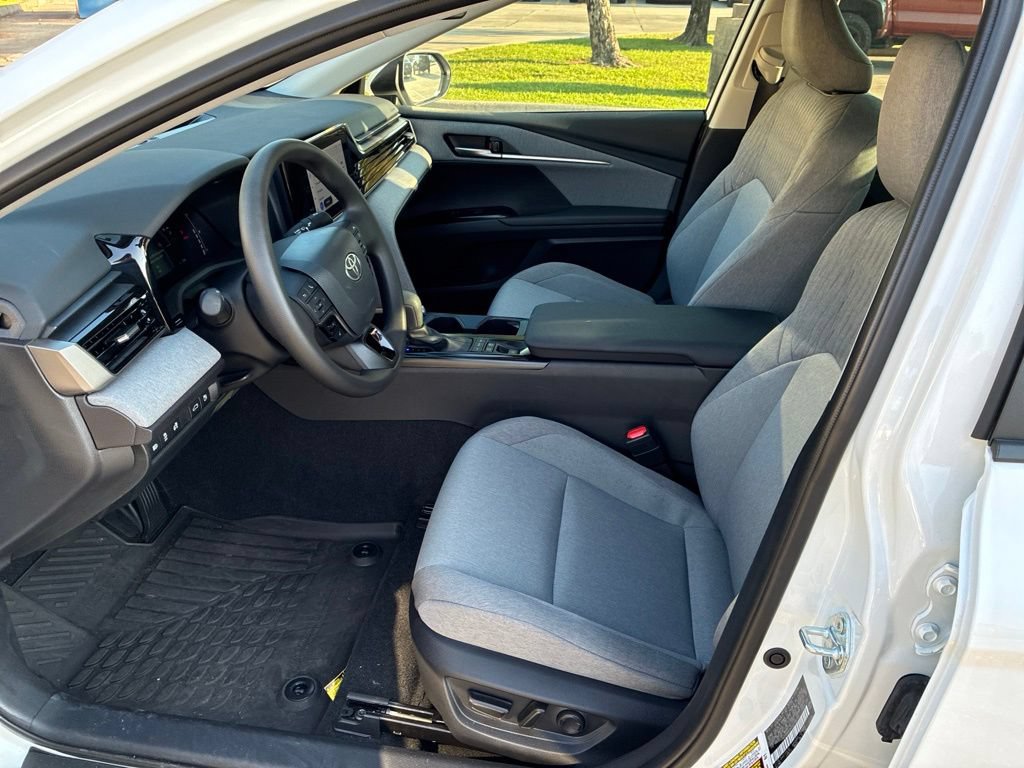 Used 2025 Toyota Camry LE FWD image 21