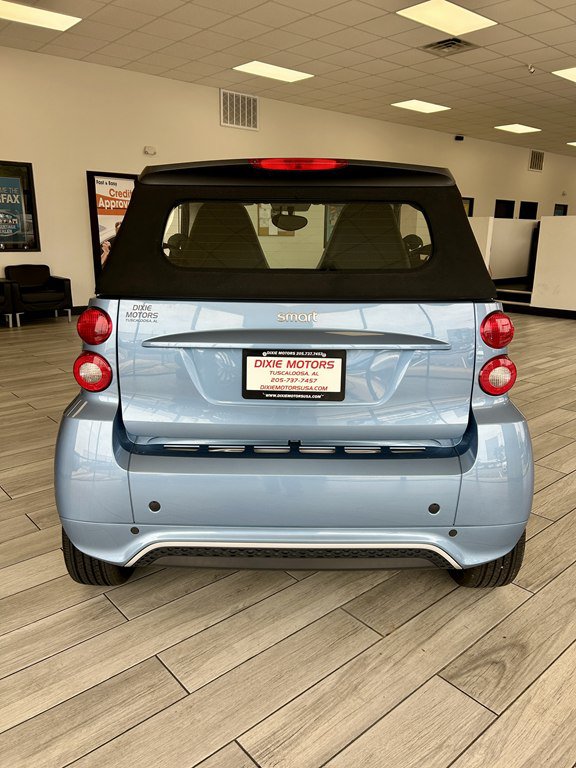 Used 2013 smart fortwo passion RWD image 8