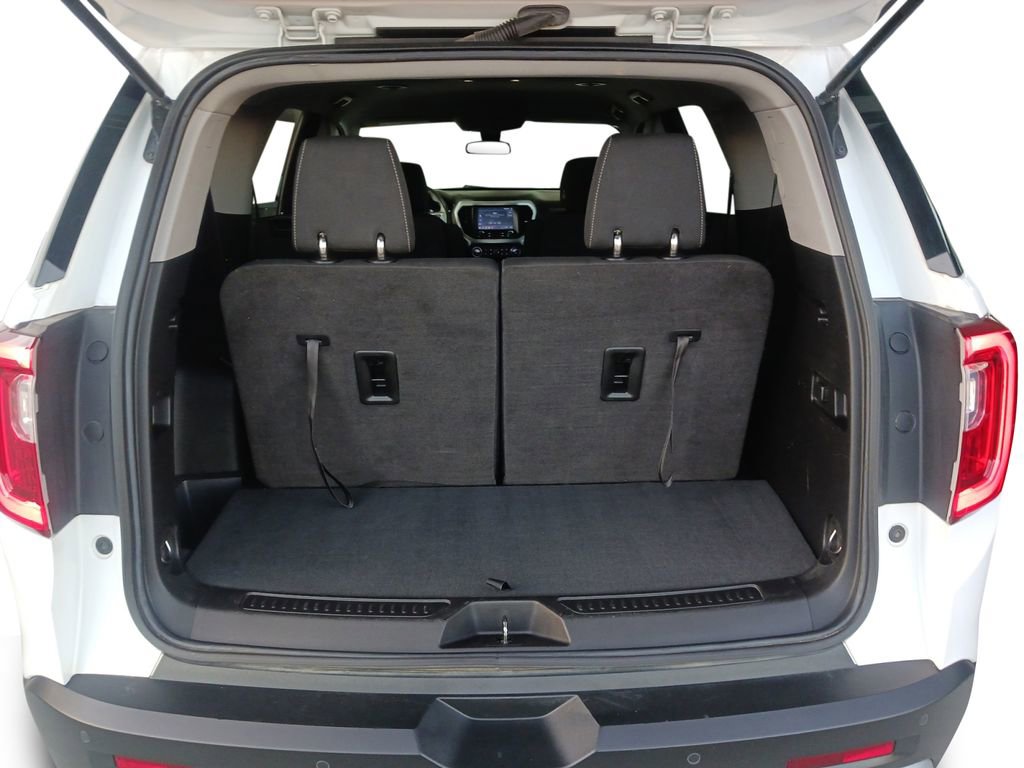 Used 2023 GMC Acadia SLE image 13