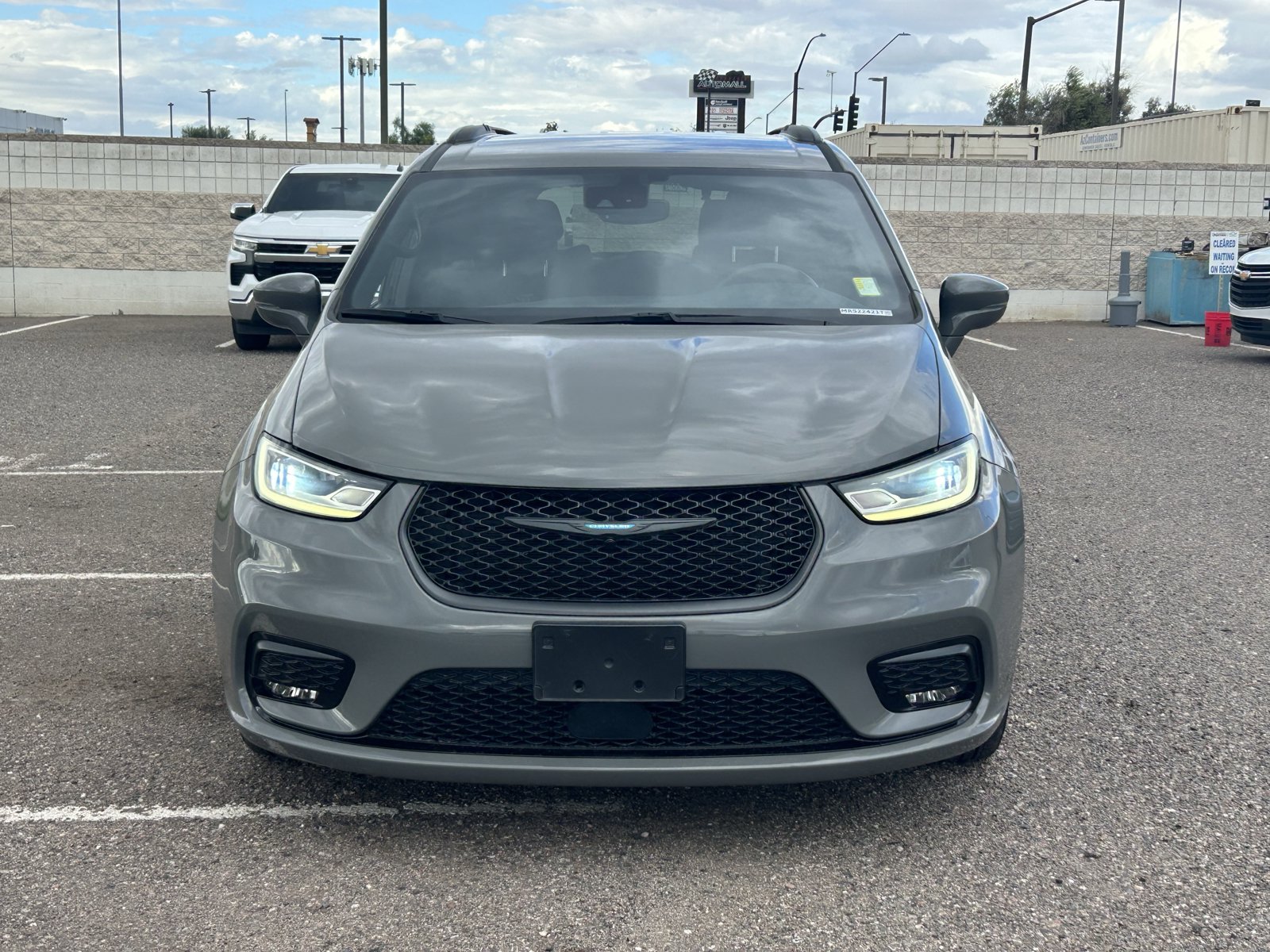 Used 2021 Chrysler Pacifica Touring w/ S Appearance Package FWD image 8