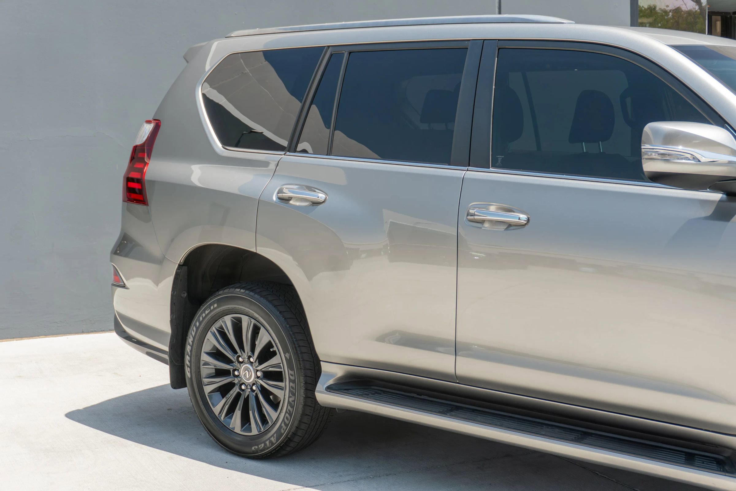 Used 2022 Lexus GX 460 Premium w/ Accessory Package AWD/4WD image 44
