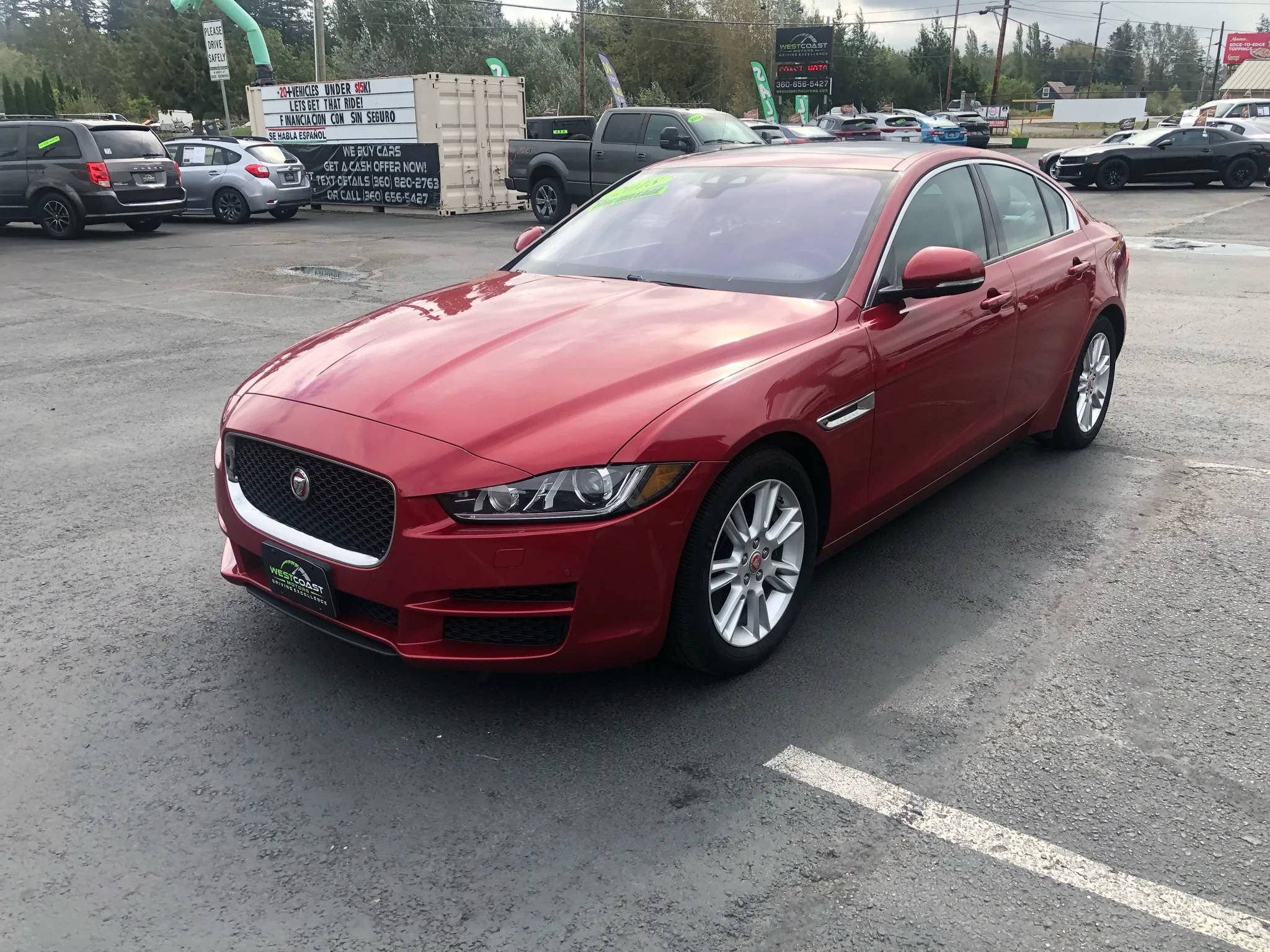 Used 2018 Jaguar XE Premium RWD image 3