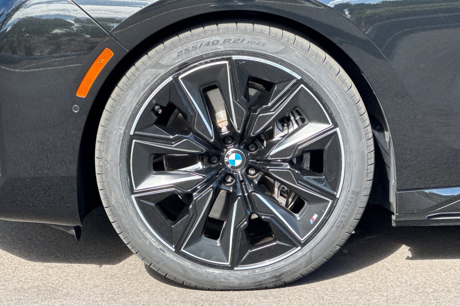 Certified 2024 BMW i7 xDrive60 w/ Premium Package AWD/4WD image 37