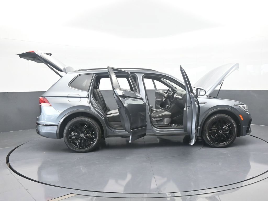 Used 2022 Volkswagen Tiguan SE R-Line AWD/4WD image 79