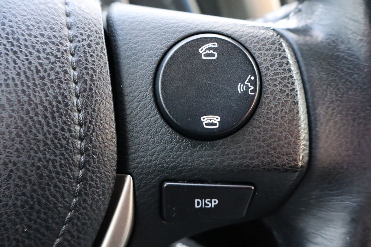 Used 2014 Toyota RAV4 Limited w/ Technology Package image 31