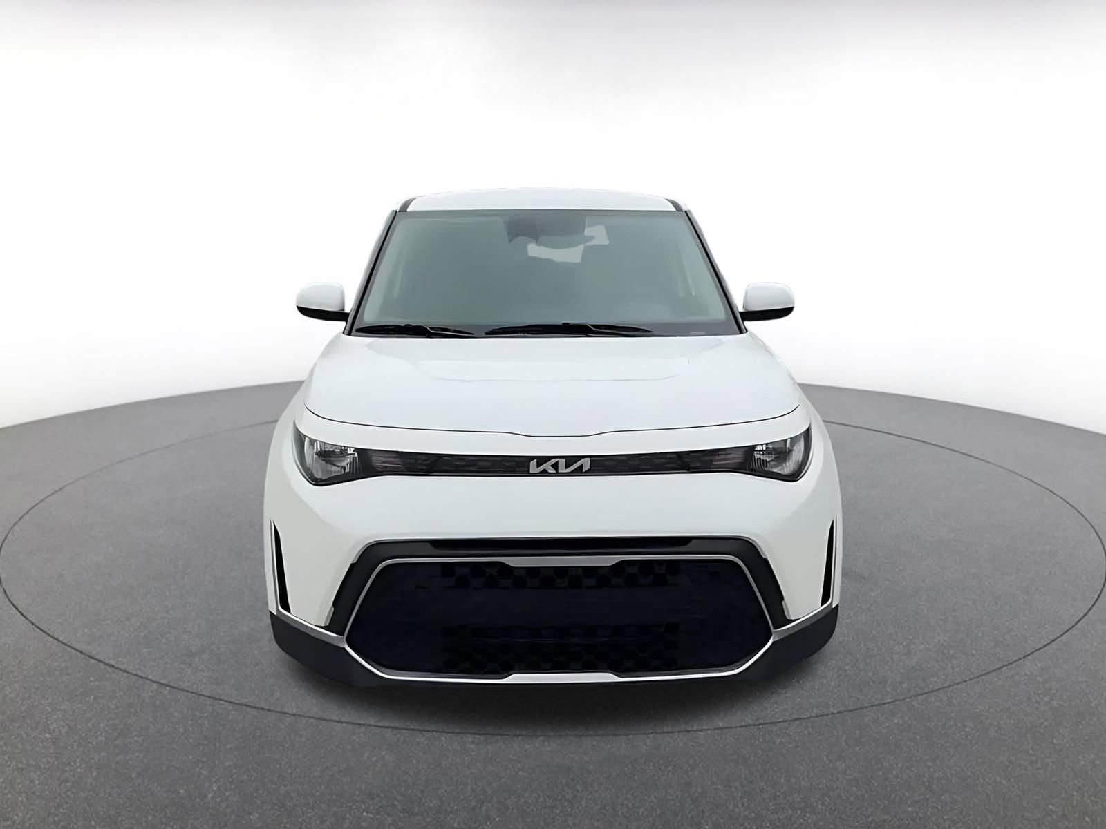 Used 2025 Kia Soul LX w/ LX Technology Package image 4