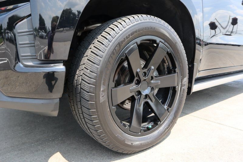 Used 2019 Chevrolet Silverado 1500 High Country w/ Technology Package image 8