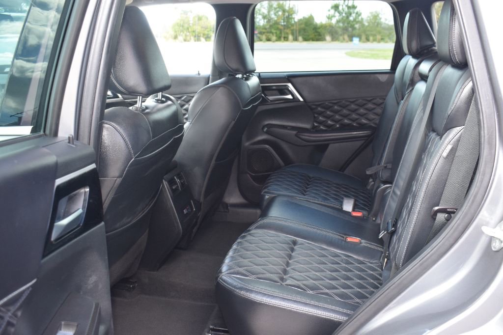 Used 2022 Mitsubishi Outlander SEL image 9