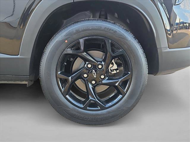 New 2026 Chevrolet Trax LT w/ Sunroof Package FWD image 10