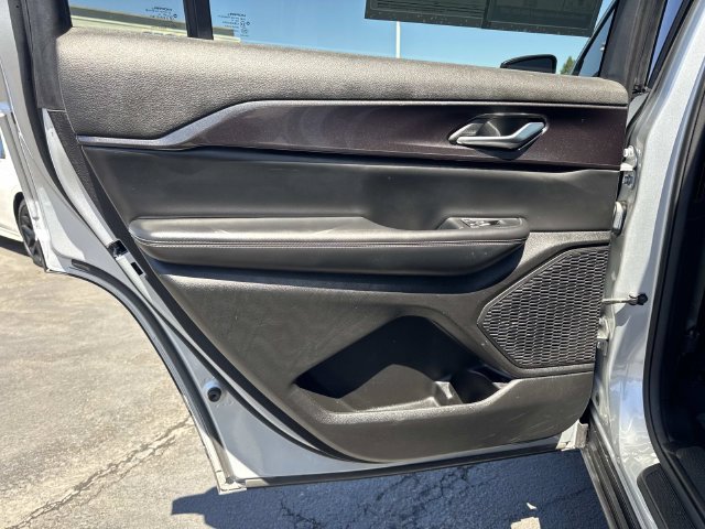 Used 2023 Jeep Grand Cherokee L Laredo RWD image 25