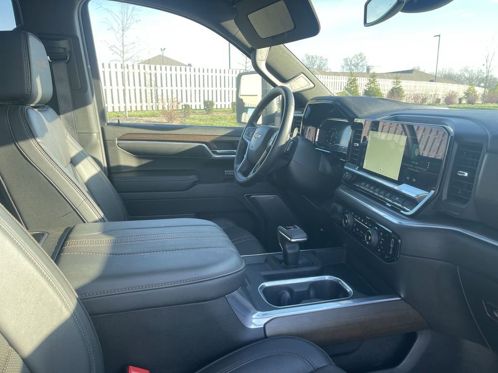 Used 2024 Chevrolet Silverado 1500 High Country w/ High Country Premium Package image 41