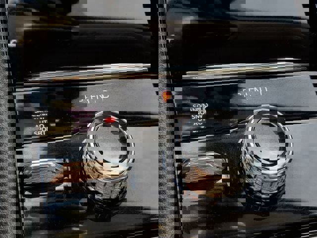 Certified 2022 Jeep Grand Cherokee Limited w/ Luxury Tech Group II image 35