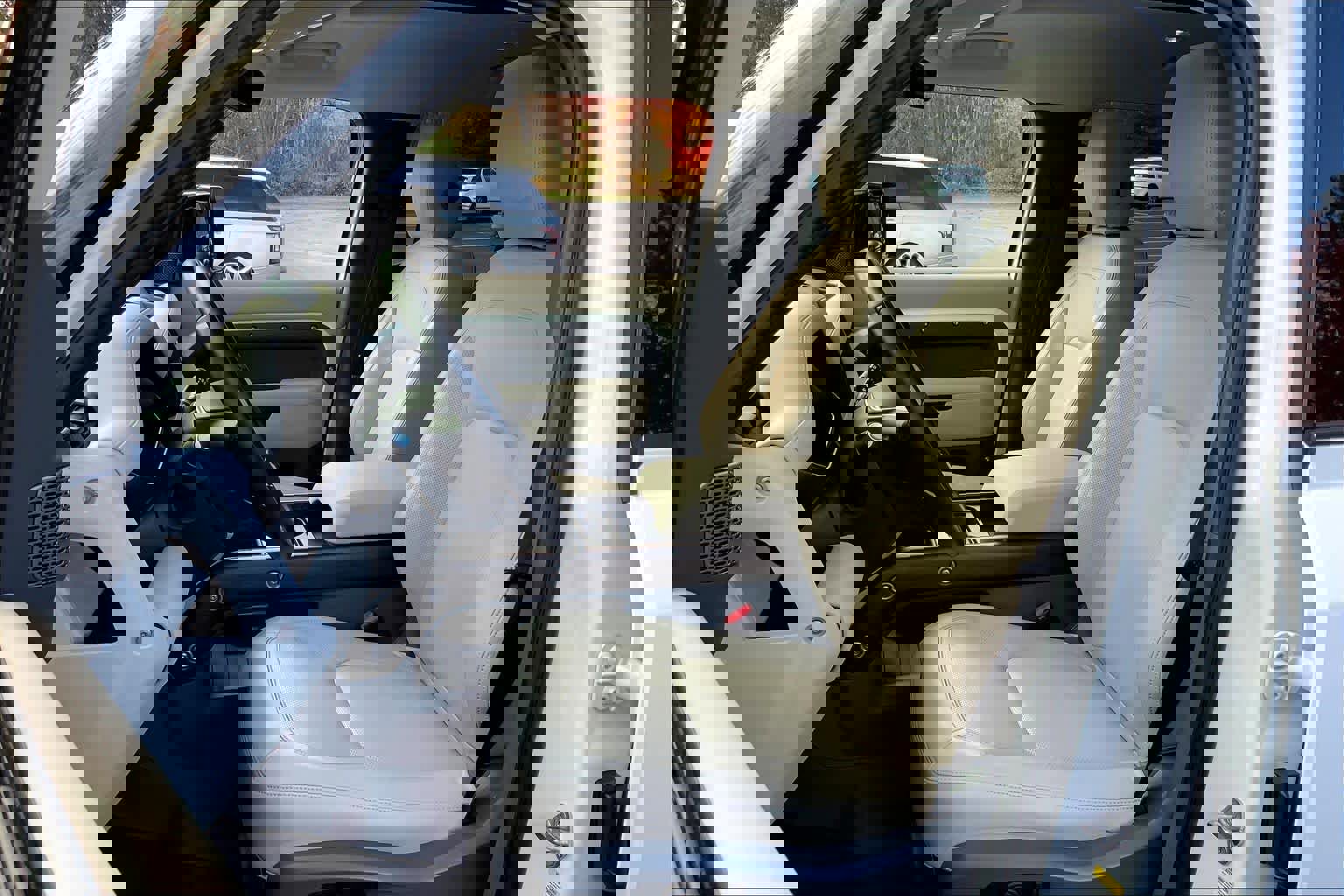 Used 2023 Land Rover Defender 110 S image 8