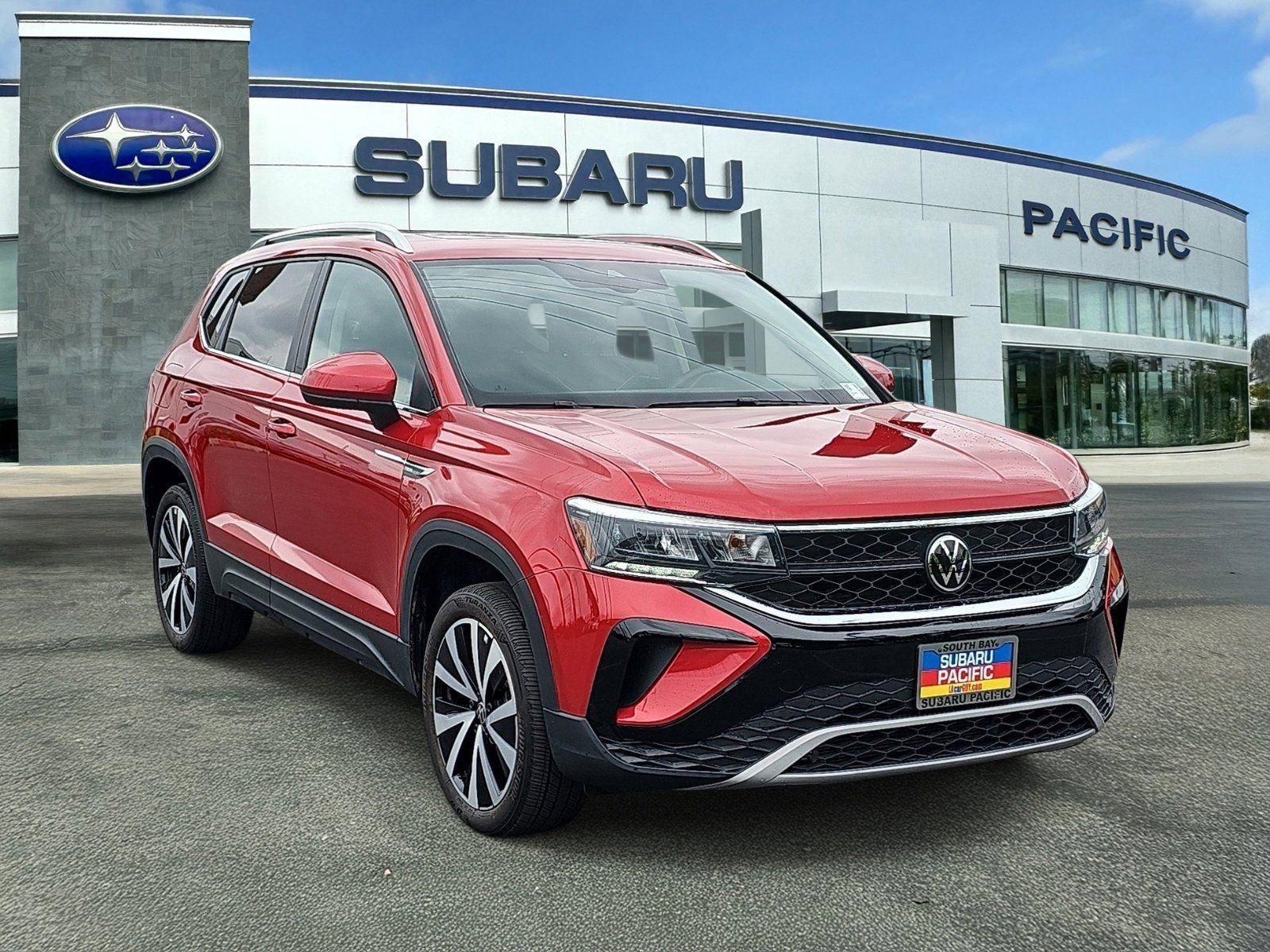 Used 2023 Volkswagen Taos SE image 1