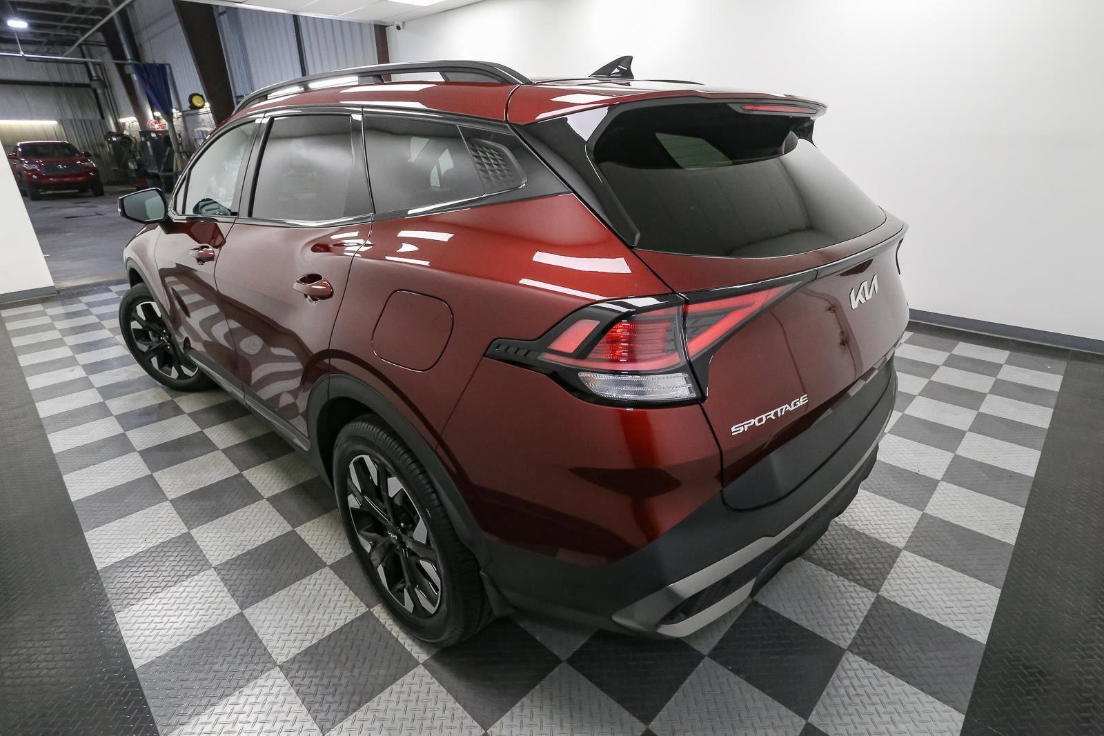 Used 2023 Kia Sportage X-Line AWD/4WD image 9