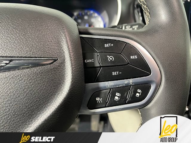 Used 2022 Chrysler Pacifica Touring-L FWD image 20