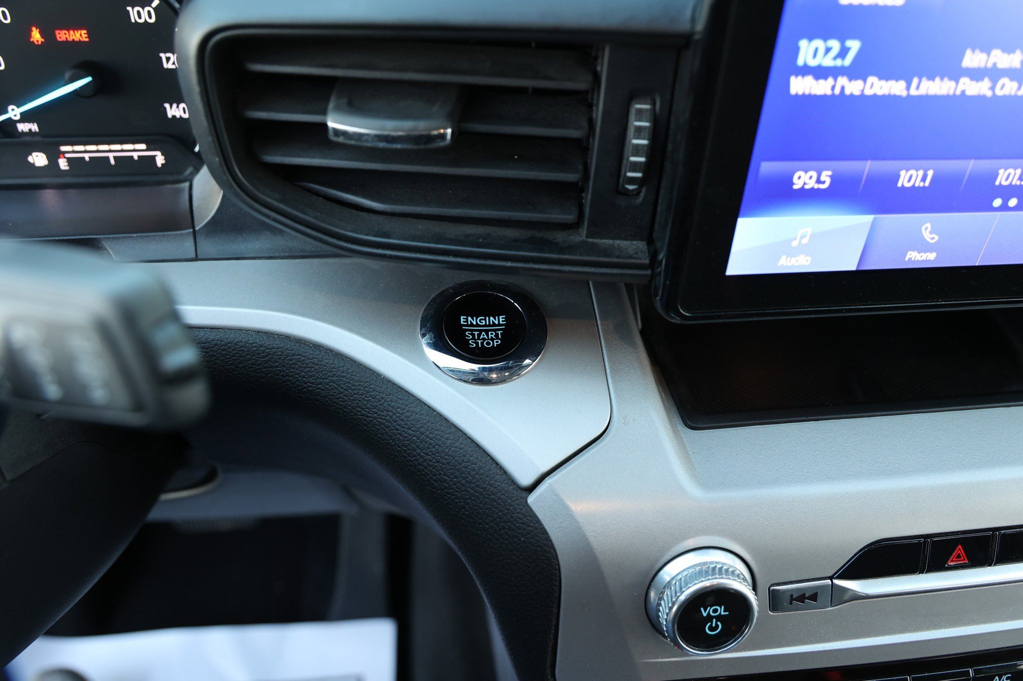 Used 2023 Ford Explorer XLT image 19