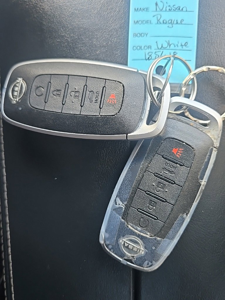 Used 2023 Nissan Rogue SV w/ SV Premium Package image 44