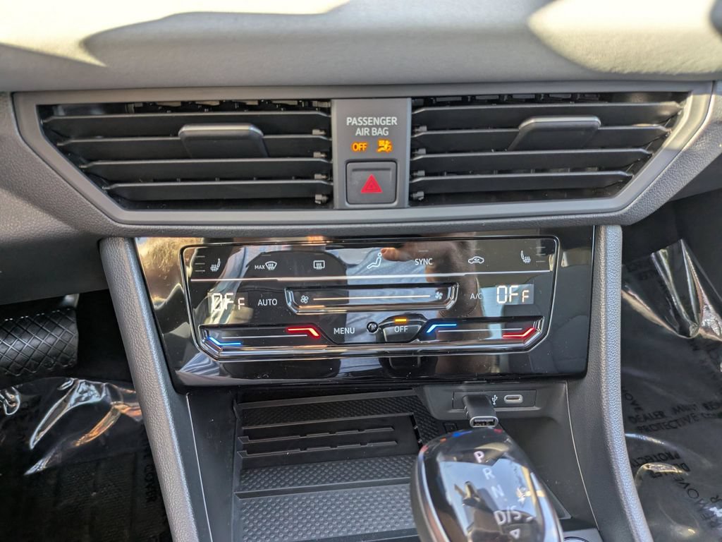 New 2026 Volkswagen Jetta SE FWD image 19