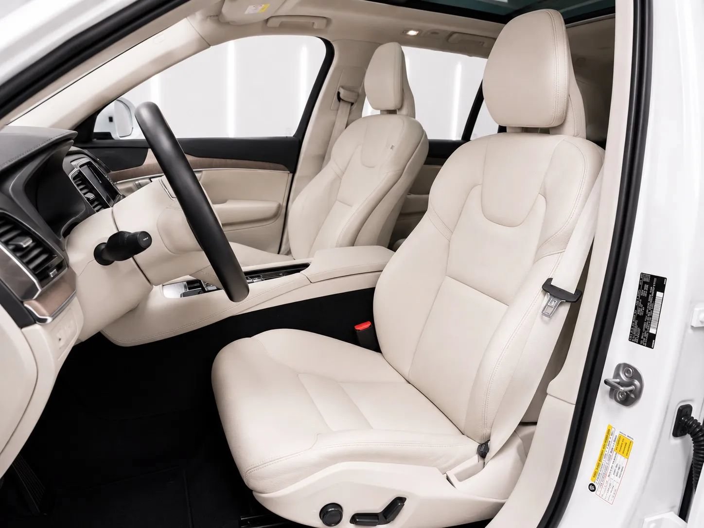 Used 2023 Volvo XC90 B6 Plus AWD/4WD image 10