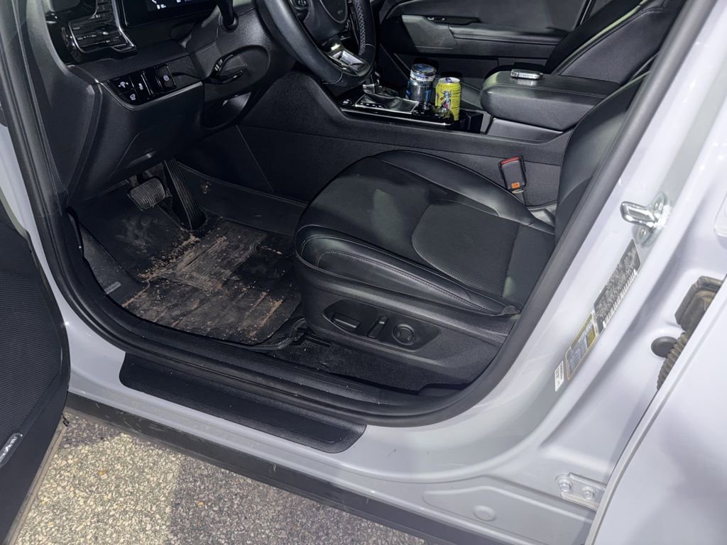 Used 2023 Kia Sportage SX image 32