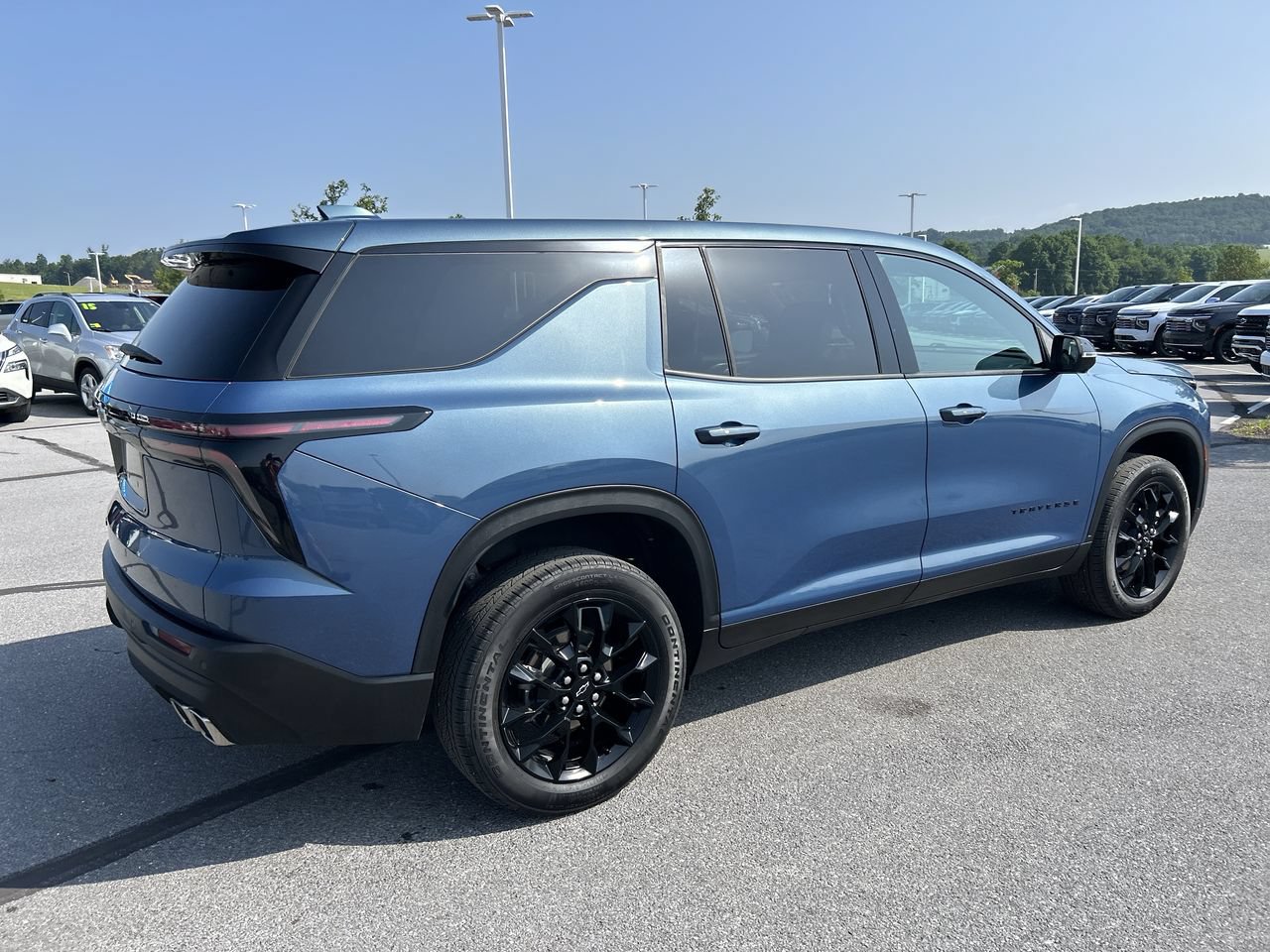 Used 2024 Chevrolet Traverse LS w/ Midnight/Sport Edition AWD/4WD image 7