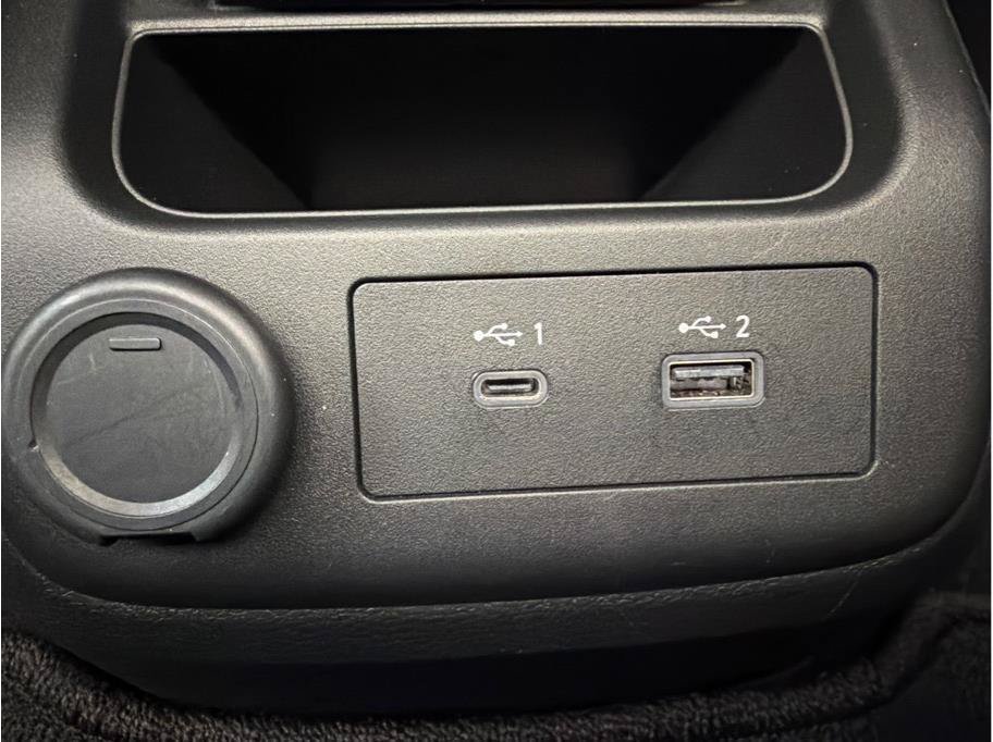 Used 2024 Nissan Ariya AWD image 28