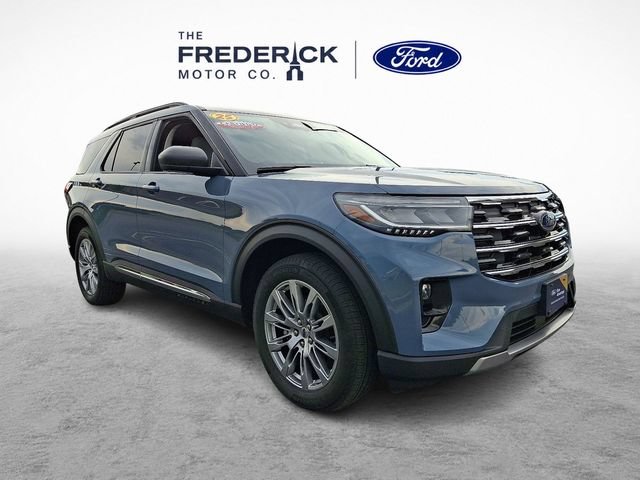Certified 2025 Ford Explorer Active w/ Active Comfort Package AWD/4WD image 3