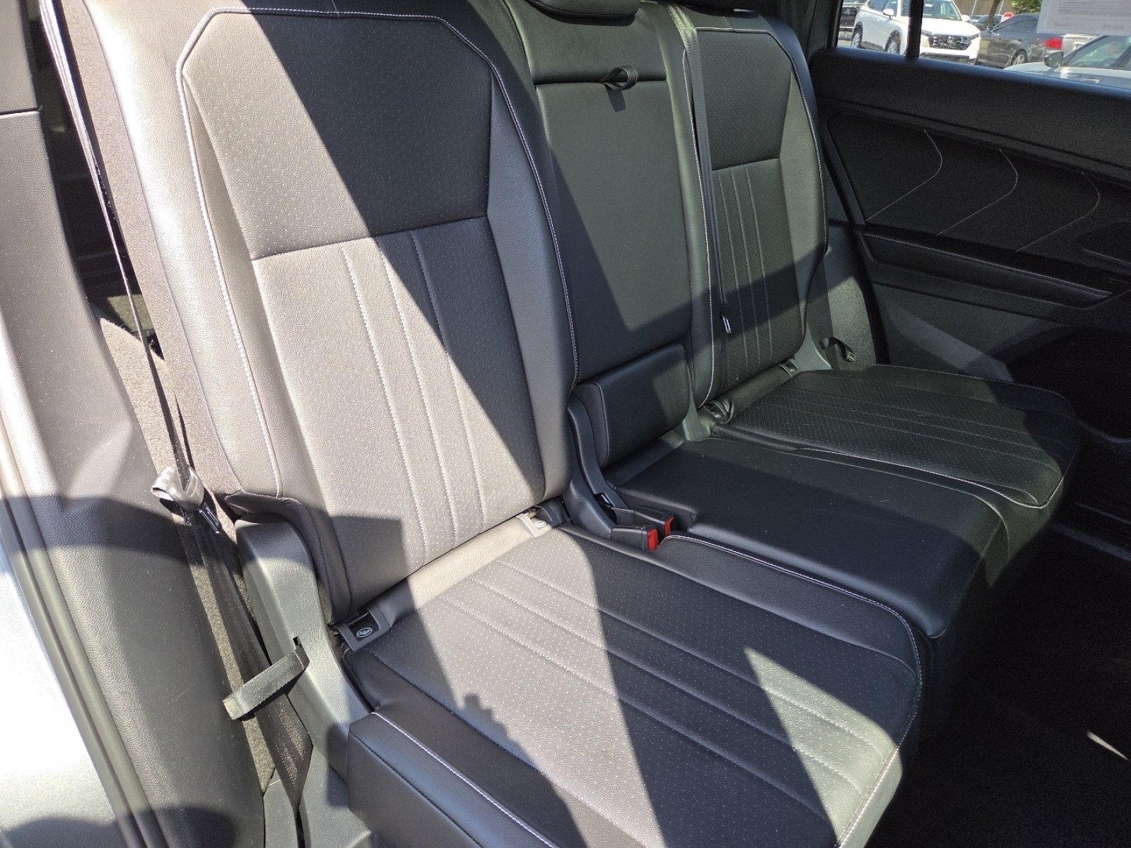 Used 2022 Volkswagen Tiguan SE R-Line AWD/4WD image 21