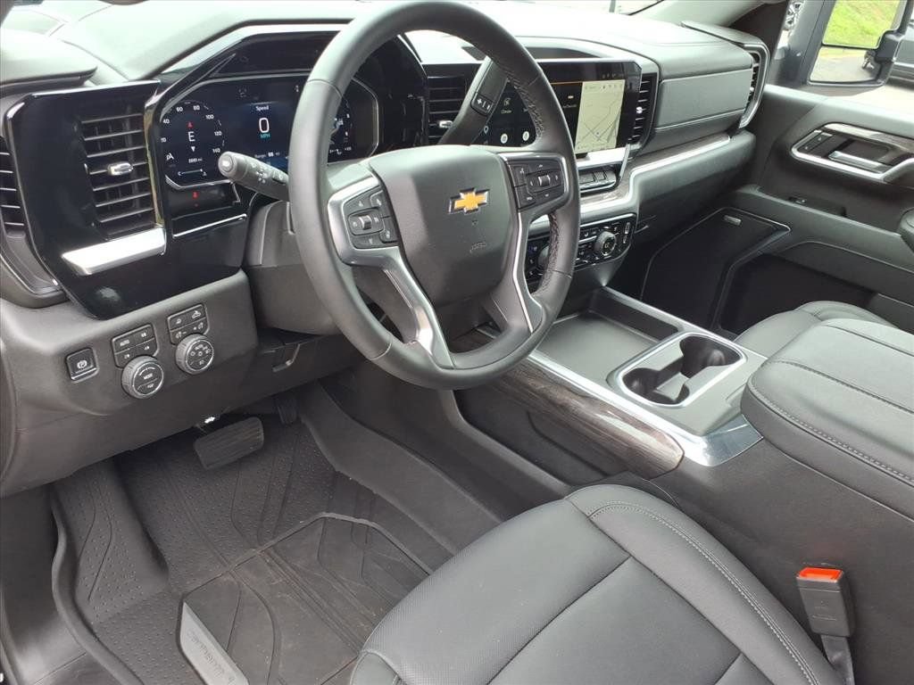 Used 2026 Chevrolet Silverado 2500 LTZ w/ LTZ Texas Edition AWD/4WD image 11