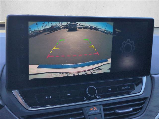 Used 2023 Nissan Altima 2.5 SV w/ SV Premium Package FWD image 14