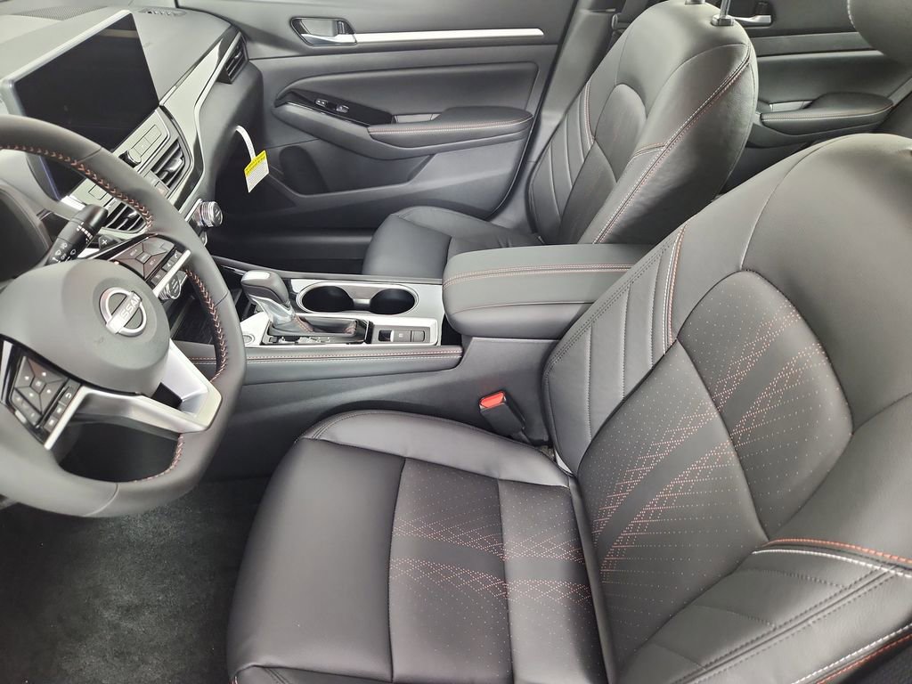New 2025 Nissan Altima 2.5 SR w/ SR Premium Package AWD/4WD image 11