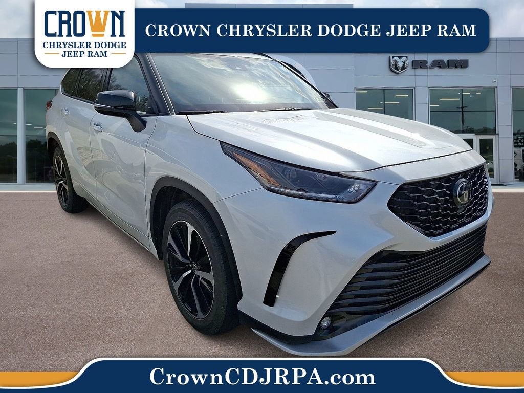 Used 2022 Toyota Highlander XSE image 1