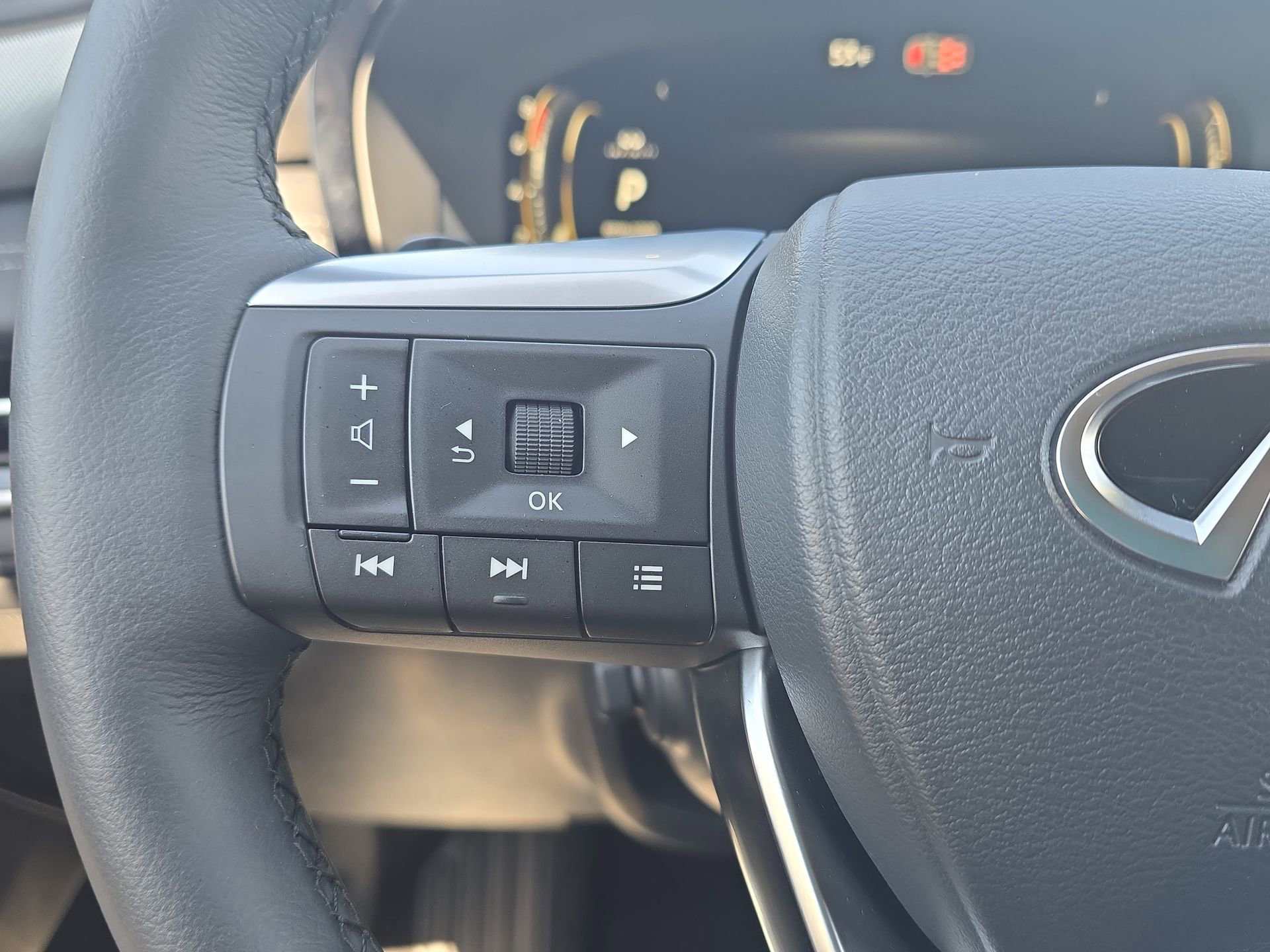 Used 2026 INFINITI QX60 Luxe w/ Cargo Package AWD/4WD image 17