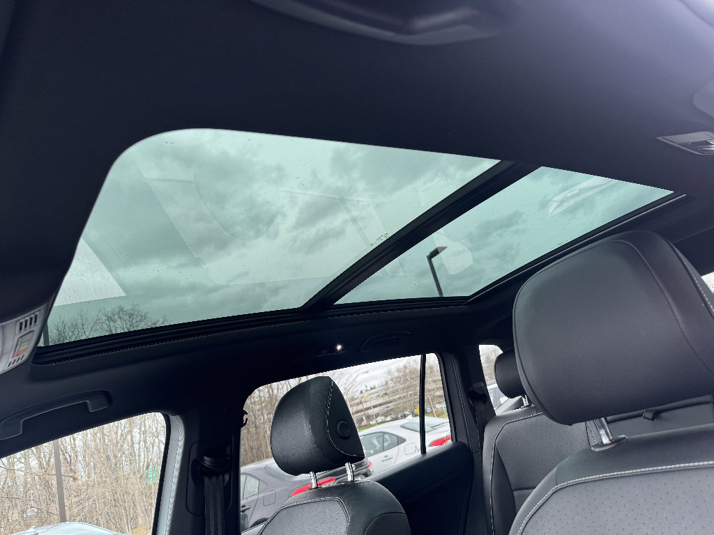 Used 2021 Volkswagen Tiguan SE R-Line image 21