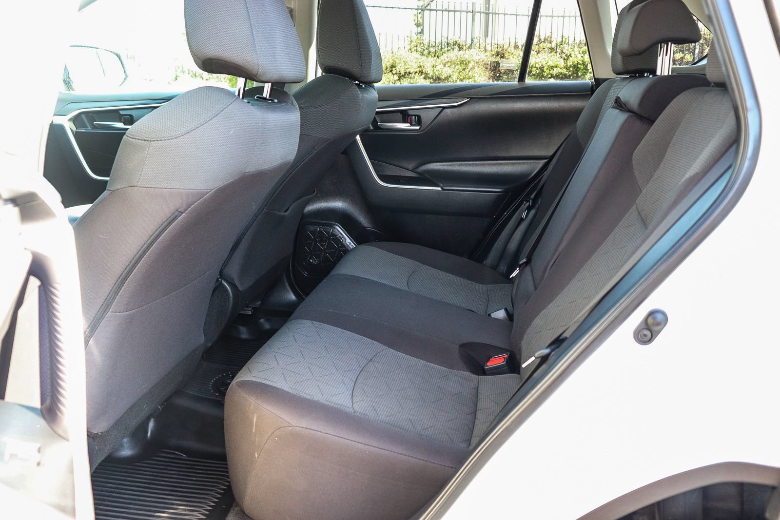 Certified 2024 Toyota RAV4 XLE FWD image 21