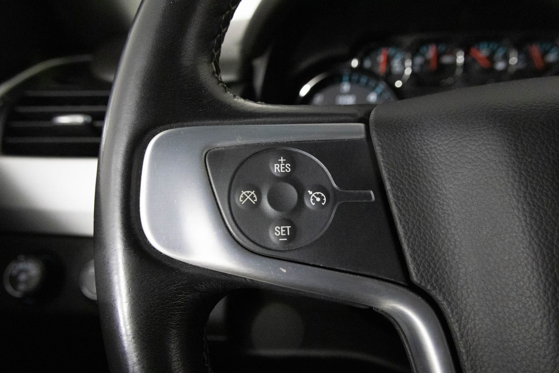 Used 2018 GMC Yukon SLE w/ SLE Value Package image 27