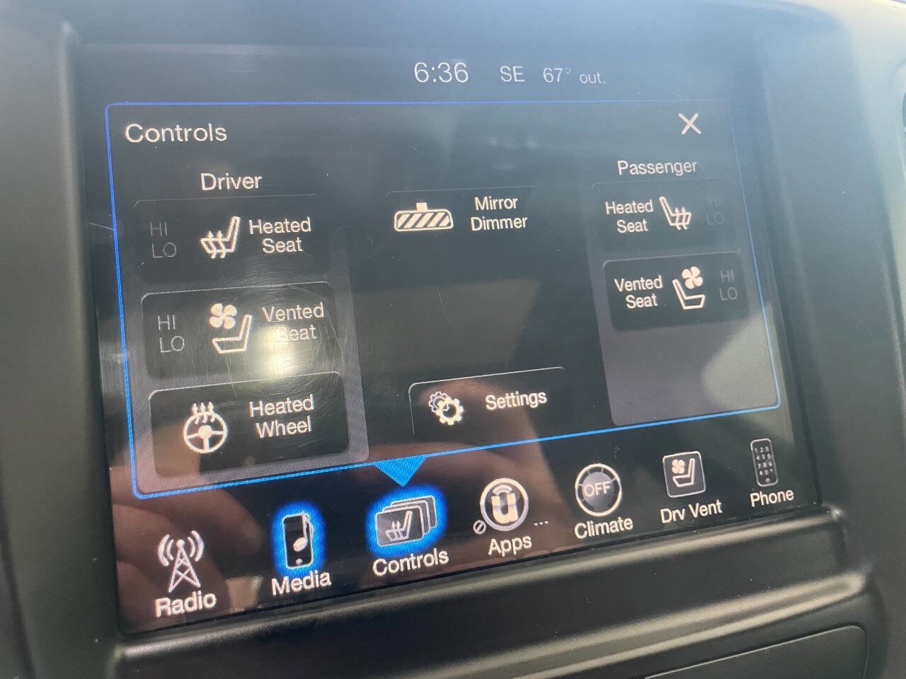 Used 2015 Chrysler 200 S w/ Navigation & Sound Group I image 33