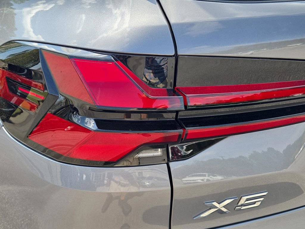 Used 2024 BMW X5 sDrive40i w/ Executive Package image 13