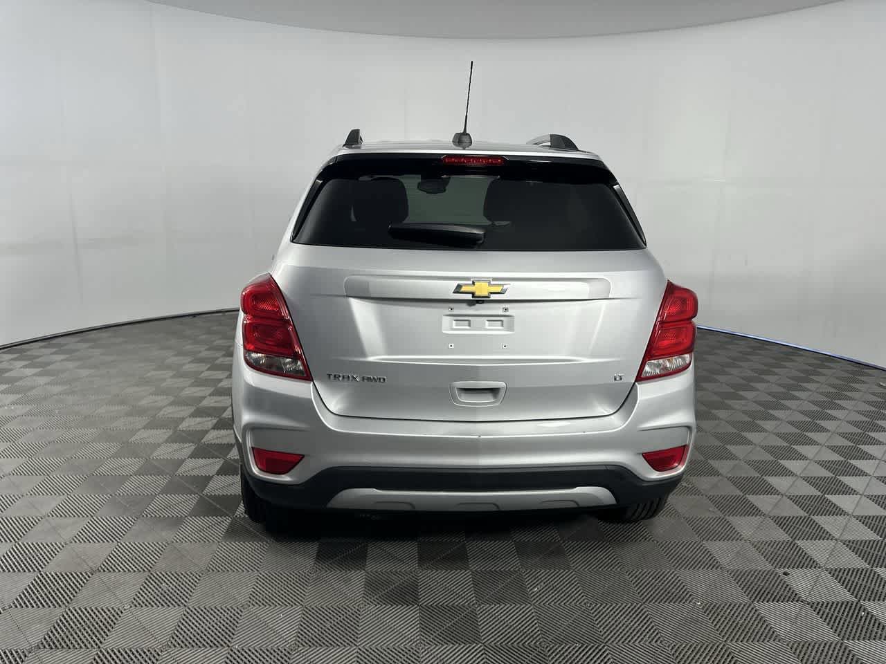 Used 2019 Chevrolet Trax LT w/ LT Convenience Package AWD/4WD image 15