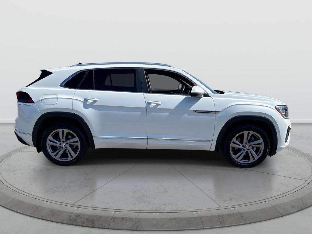 Used 2024 Volkswagen Atlas Cross Sport SEL R-Line AWD/4WD image 9