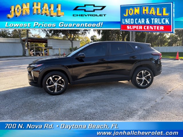 Used 2025 Chevrolet Trax RS w/ Driver Confidence Package FWD image 2