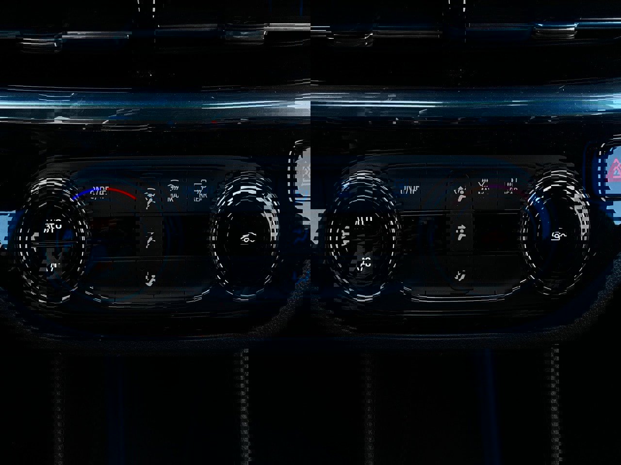 Used 2025 Buick Envista Sport Touring image 26