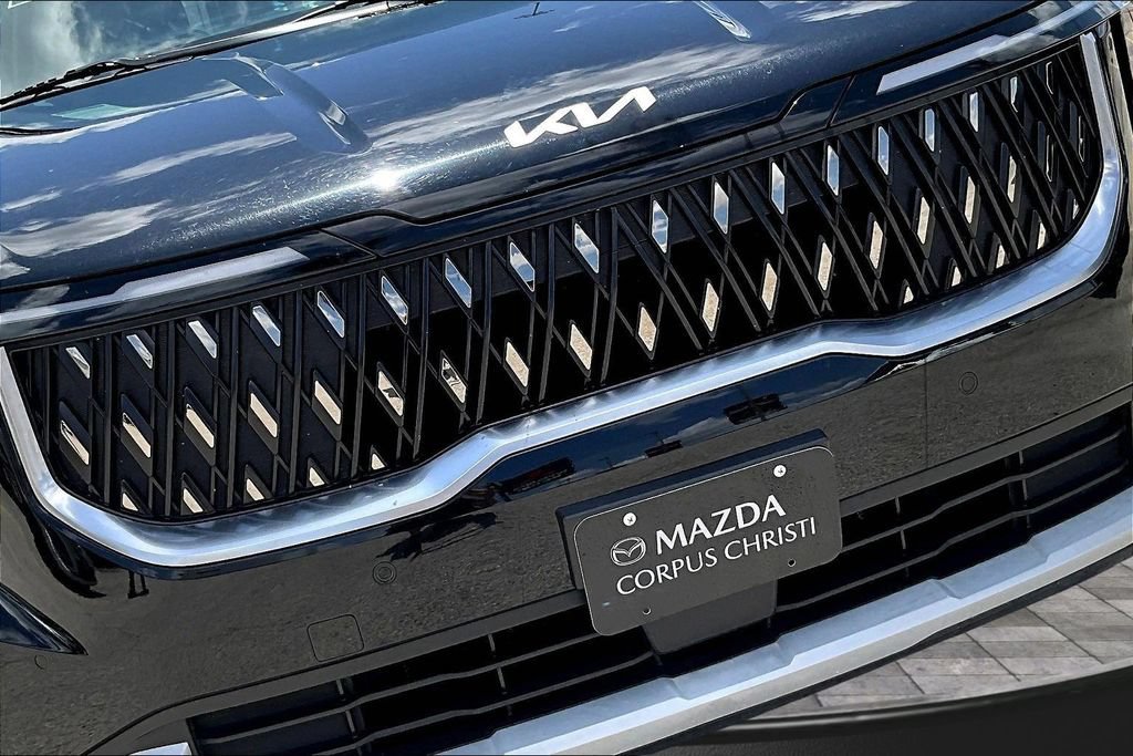 Used 2025 Kia Carnival FWD image 33
