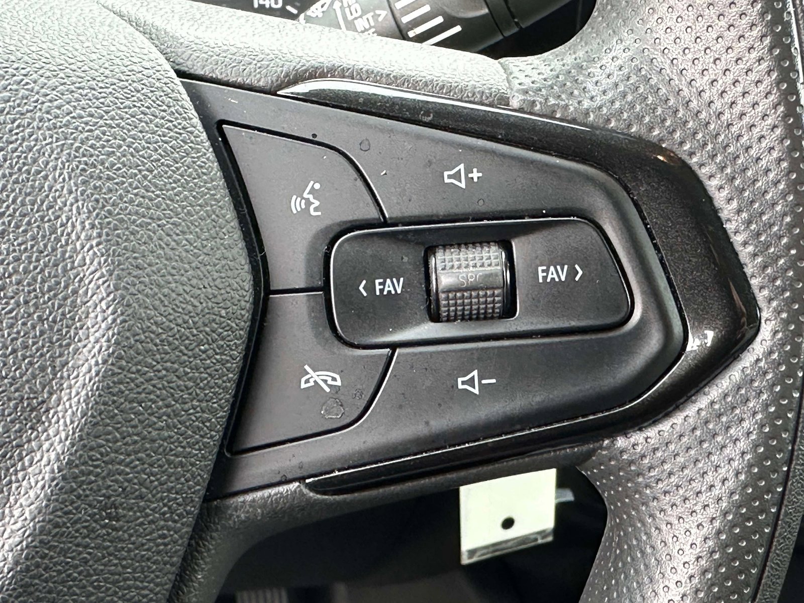 Used 2024 Chevrolet Trax LS w/ LS Convenience Package image 20