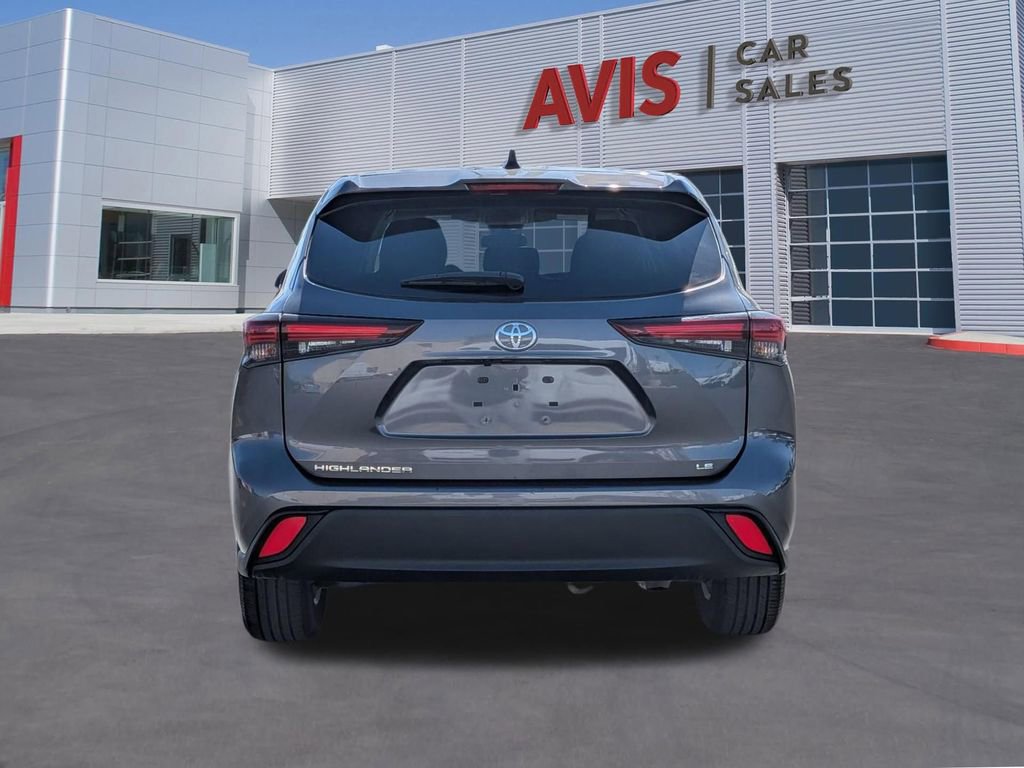 Used 2024 Toyota Highlander LE image 7