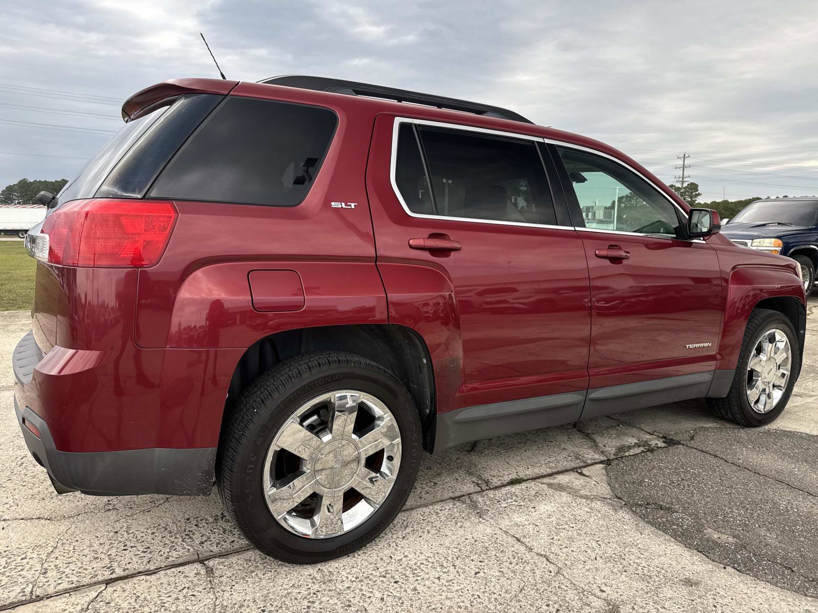 Used 2011 GMC Terrain SLT FWD image 4