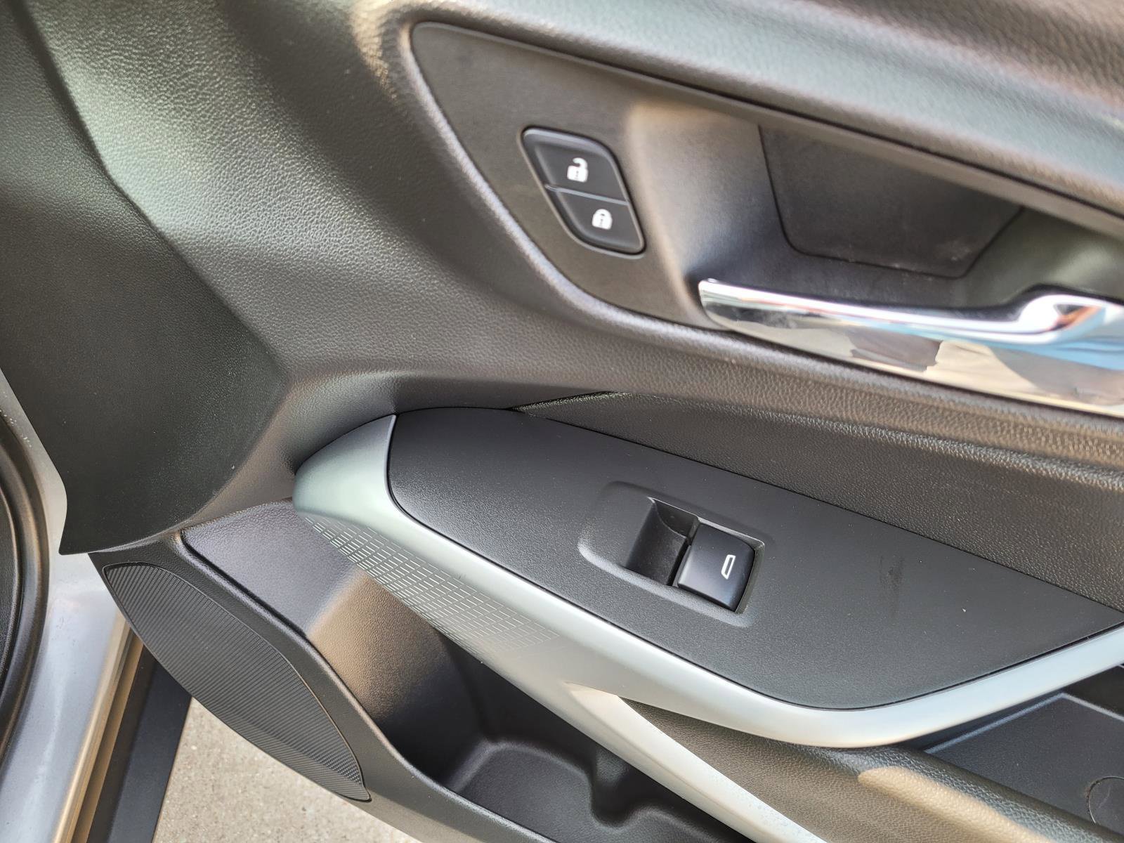 Used 2025 Chevrolet Trax RS w/ Driver Confidence Package FWD image 8