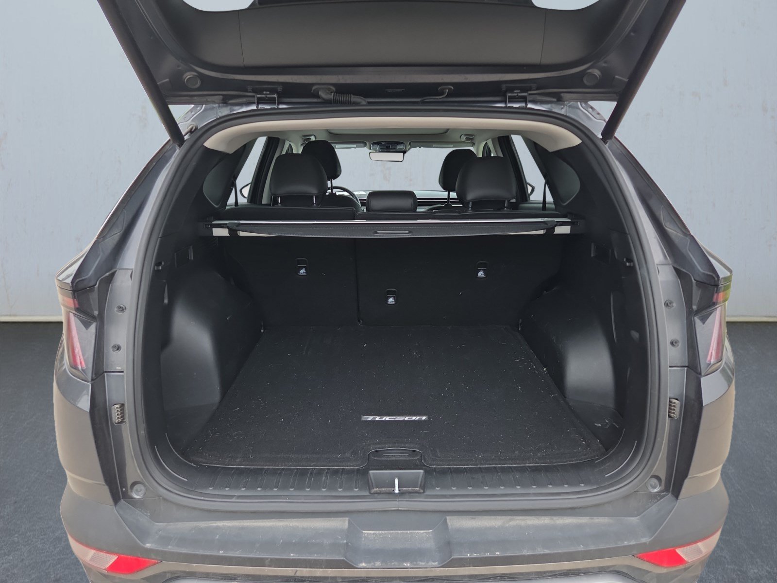 Certified 2023 Hyundai Tucson Limited AWD/4WD image 16